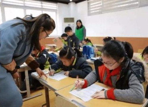 幼儿园延时服务正式推行，家长喜出望外，教育部门详解惠民新举措