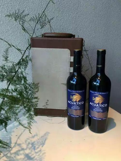 长泓酒业教育集团:立足南阳,崇尚产品质量,服务人民大众,您身边的名酒